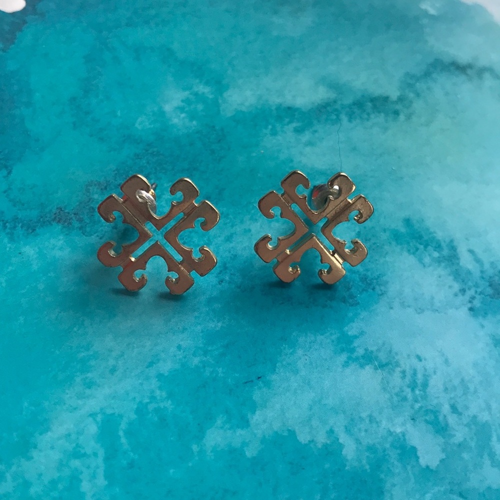 Gold stud earrings
